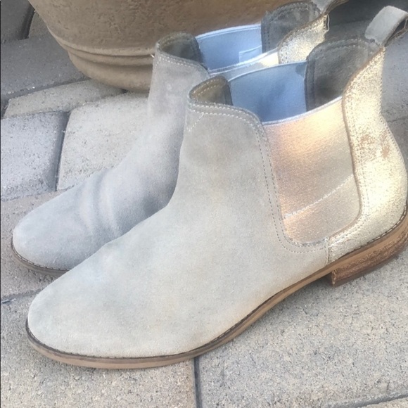(Sold) TOMS Ella Desert Taupe Suede Metallic Boo - Picture 4 of 8
